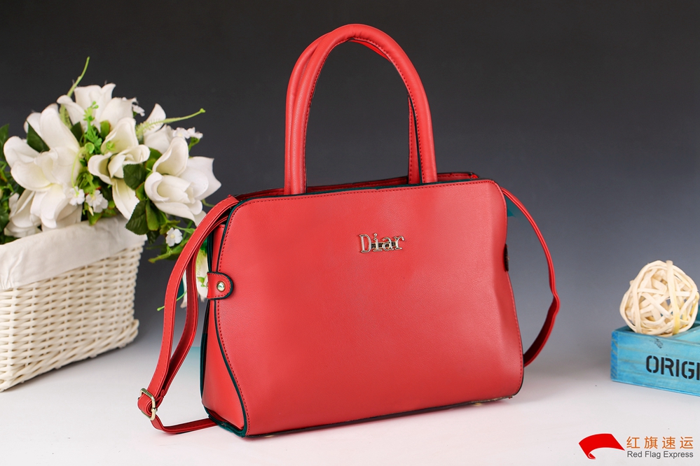 16396210652600.jpg 攝圖網(wǎng)_500766878_時(shí)尚女包(企業(yè)商用)_副本.jpg